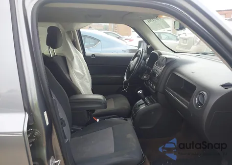 2014 Jeep Patriot Latitude z USA, uszkodzony, nr VIN 1C4NJRFB8ED626038